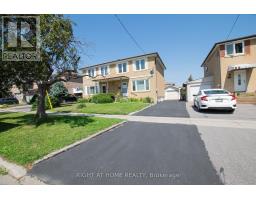 32 ELLENDALE DRIVE, Toronto, Ontario