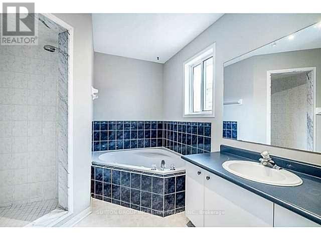 18 Merganser Court, Barrie, Ontario L4N 8W7 - Photo 7 - S13655986