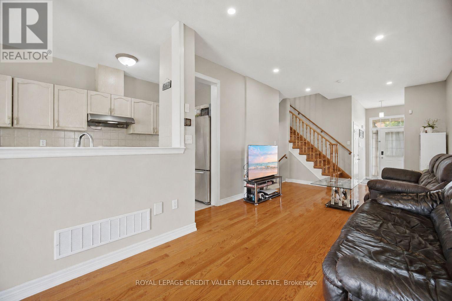 7443 Russian Olive Close, Mississauga, Ontario  L5N 8N7 - Photo 10 - W13656038