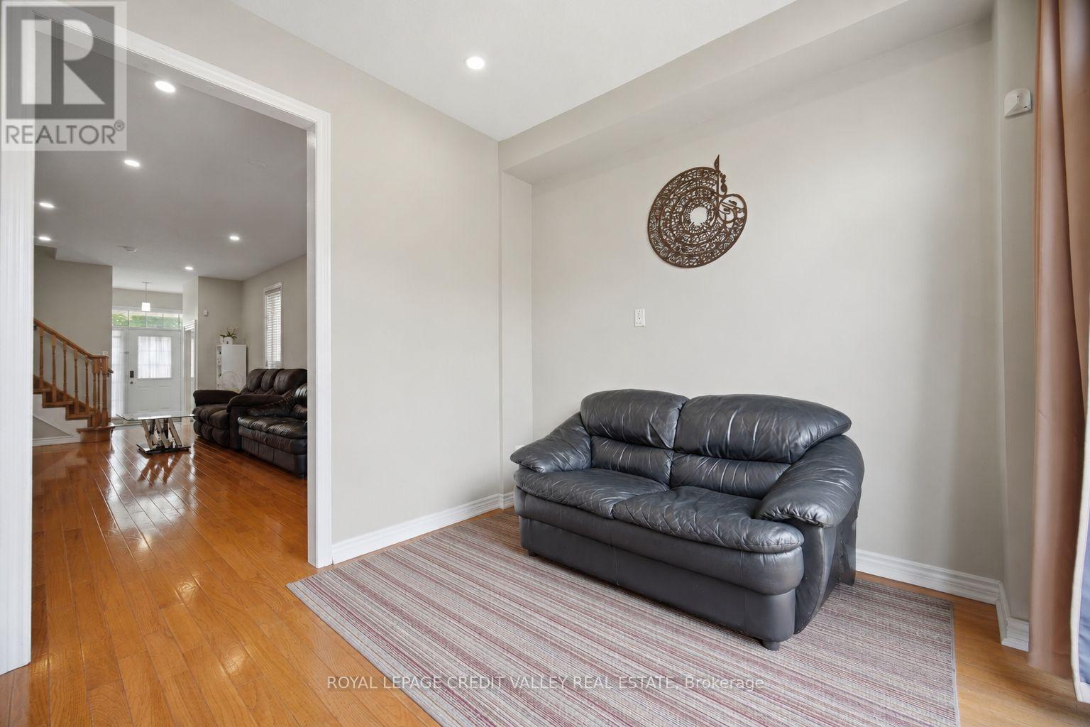 7443 Russian Olive Close, Mississauga, Ontario  L5N 8N7 - Photo 18 - W13656038