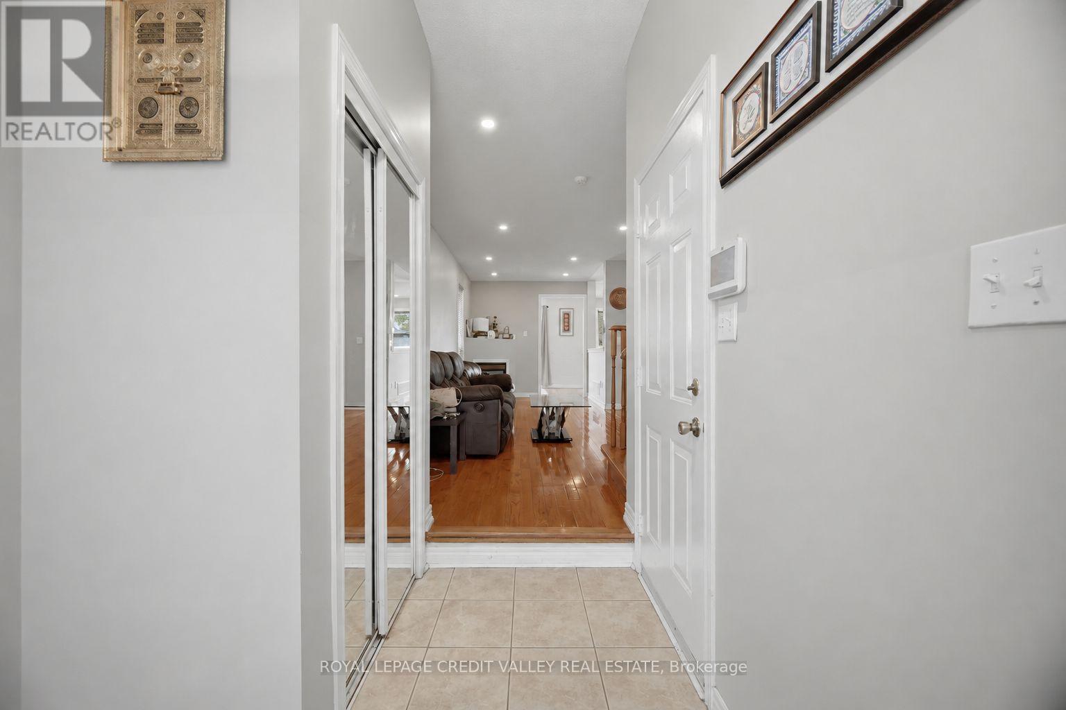 7443 Russian Olive Close, Mississauga, Ontario  L5N 8N7 - Photo 6 - W13656038