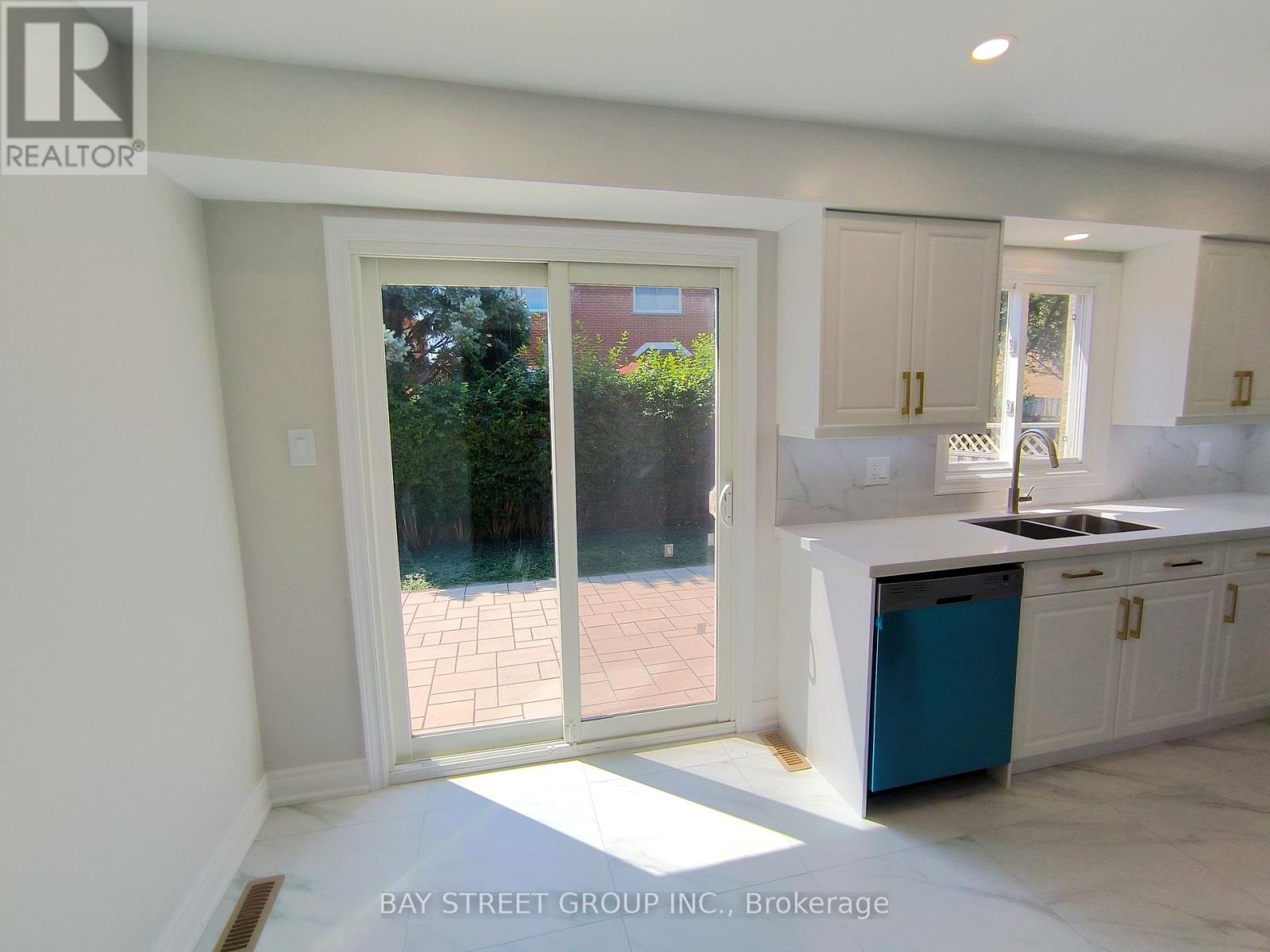 3282 Dragon Drive, Mississauga, Ontario  L5B 3G7 - Photo 10 - W13656042