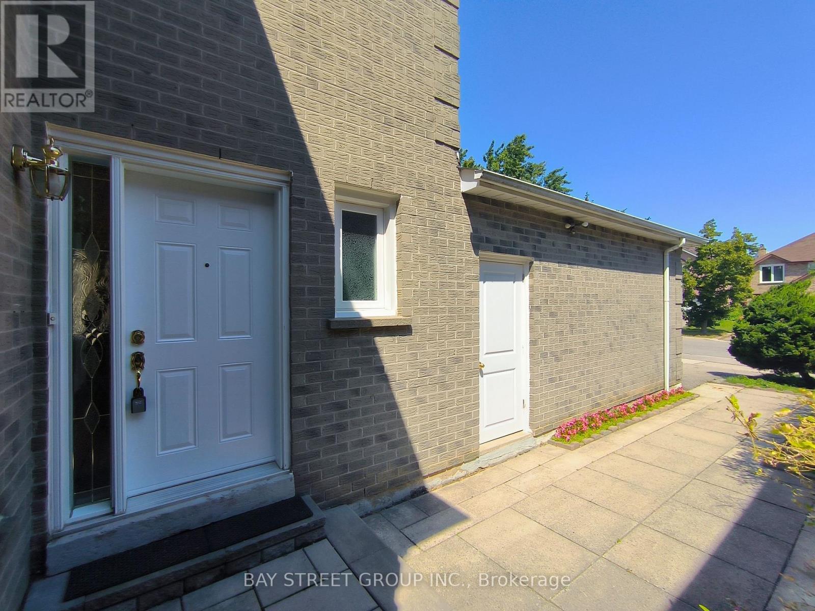 3282 Dragon Drive, Mississauga, Ontario  L5B 3G7 - Photo 3 - W13656042