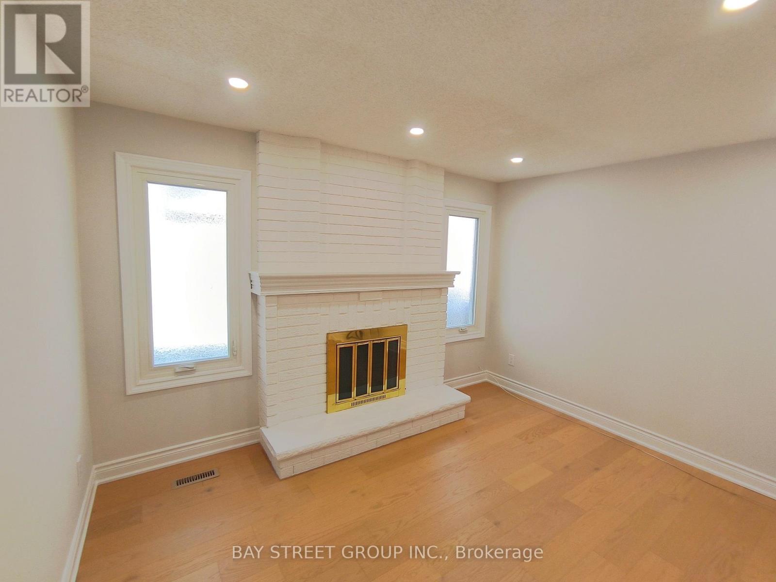 3282 Dragon Drive, Mississauga, Ontario  L5B 3G7 - Photo 4 - W13656042