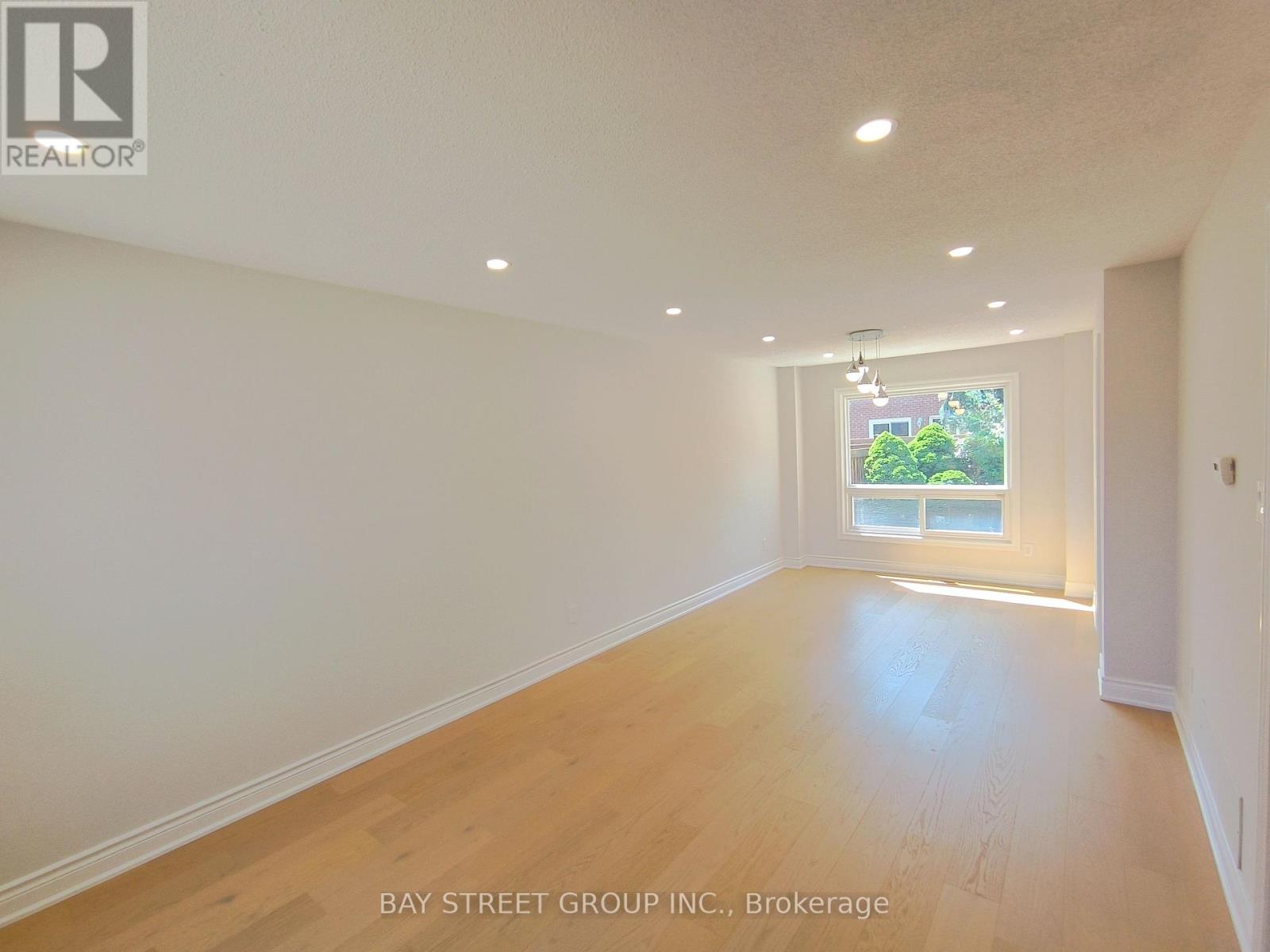 3282 Dragon Drive, Mississauga, Ontario  L5B 3G7 - Photo 6 - W13656042