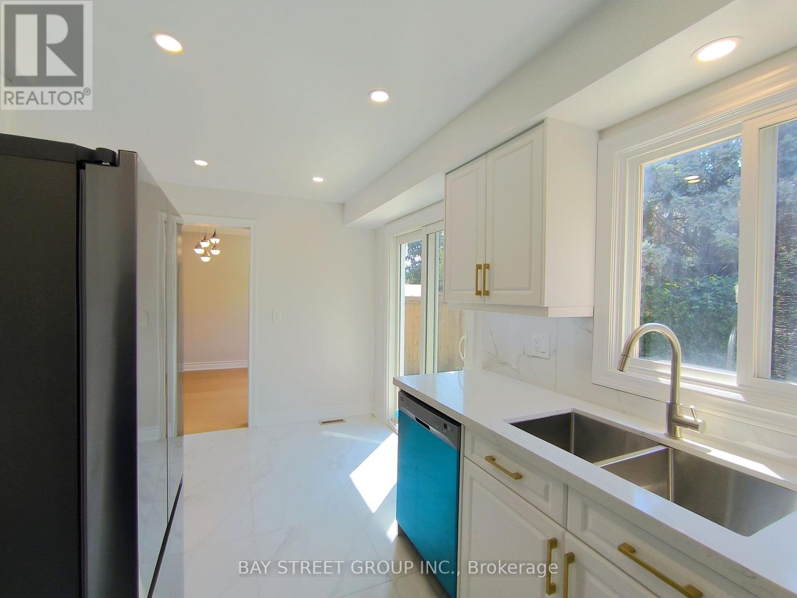 3282 Dragon Drive, Mississauga, Ontario  L5B 3G7 - Photo 9 - W13656042
