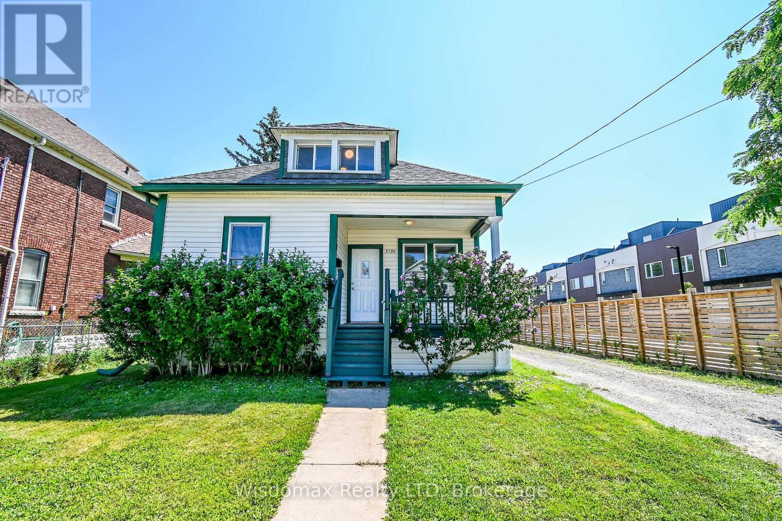 5790 ROBINSON STREET, Niagara Falls, Ontario