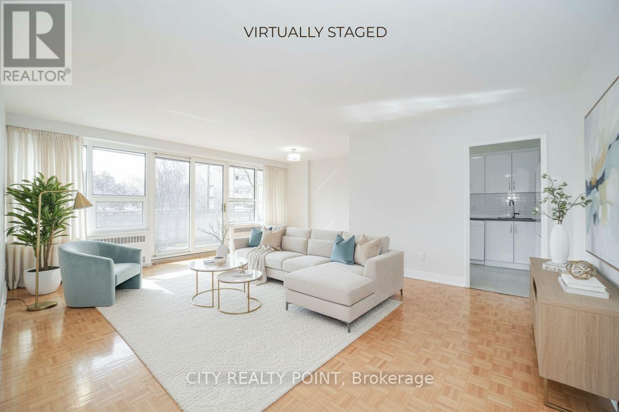 907 - 10 SHALLMAR BOULEVARD, Toronto, Ontario