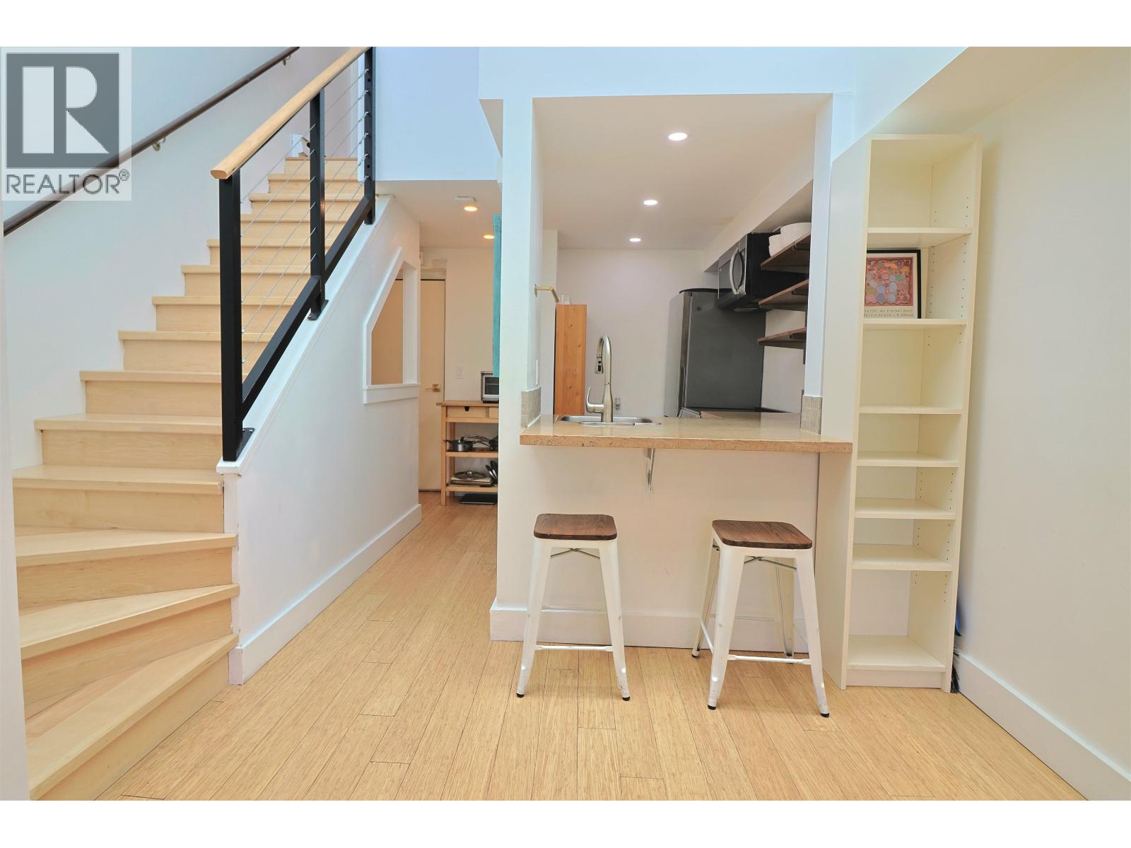 21 1345 W 4th Avenue, Vancouver, British Columbia  V6H 3Y8 - Photo 2 - R3131785