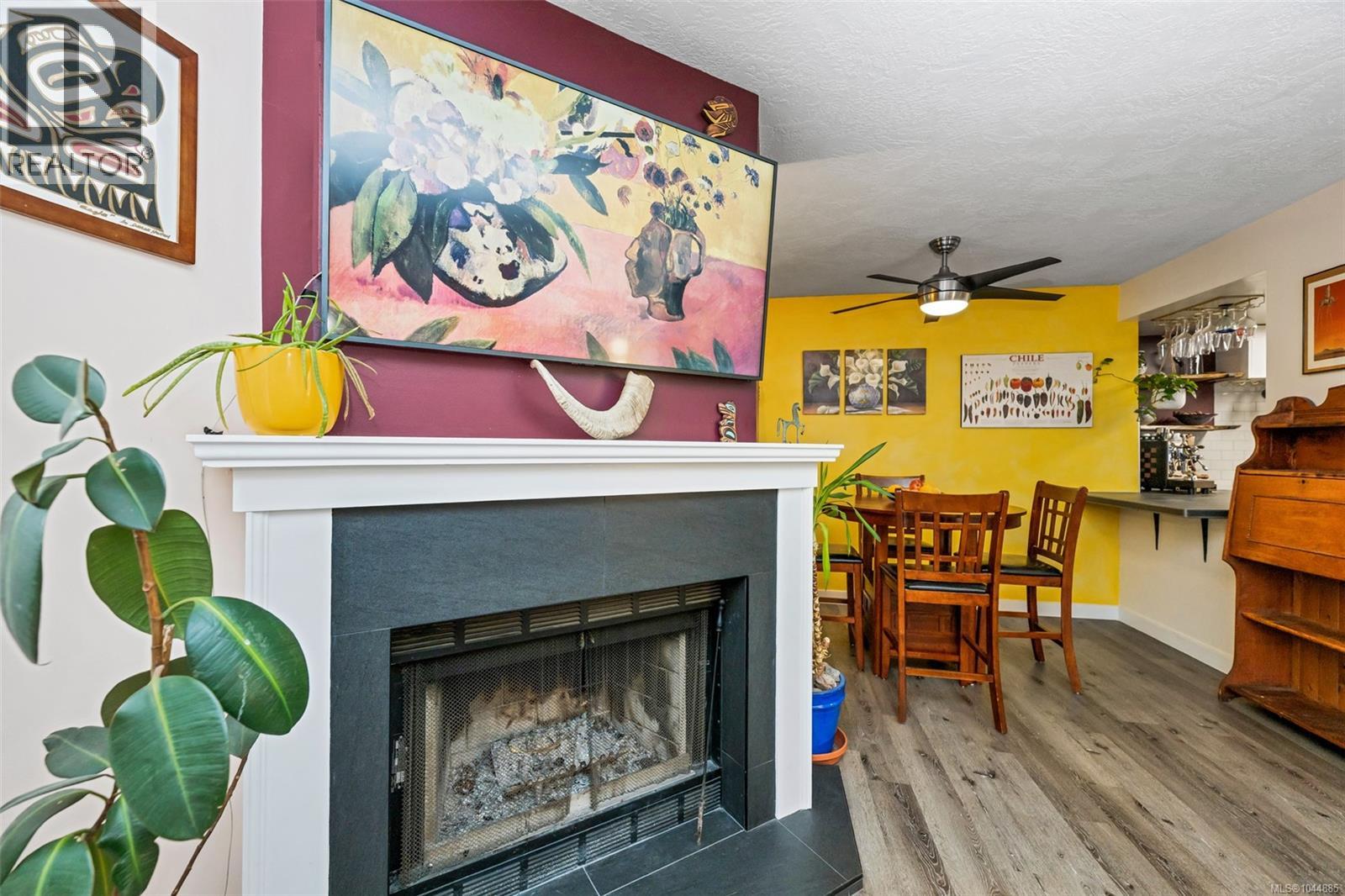 102 1223 Johnson St, Victoria, British Columbia V8V 3N9 - Photo 4 - 1044885