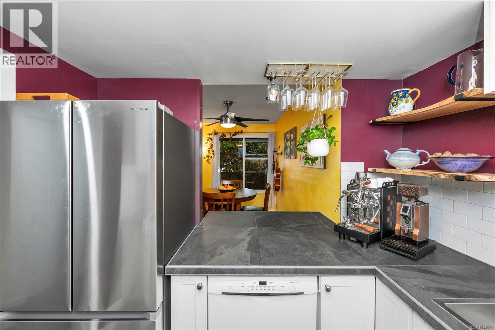 102 1223 Johnson St, Victoria, British Columbia V8V 3N9 - Photo 2 - 1044885