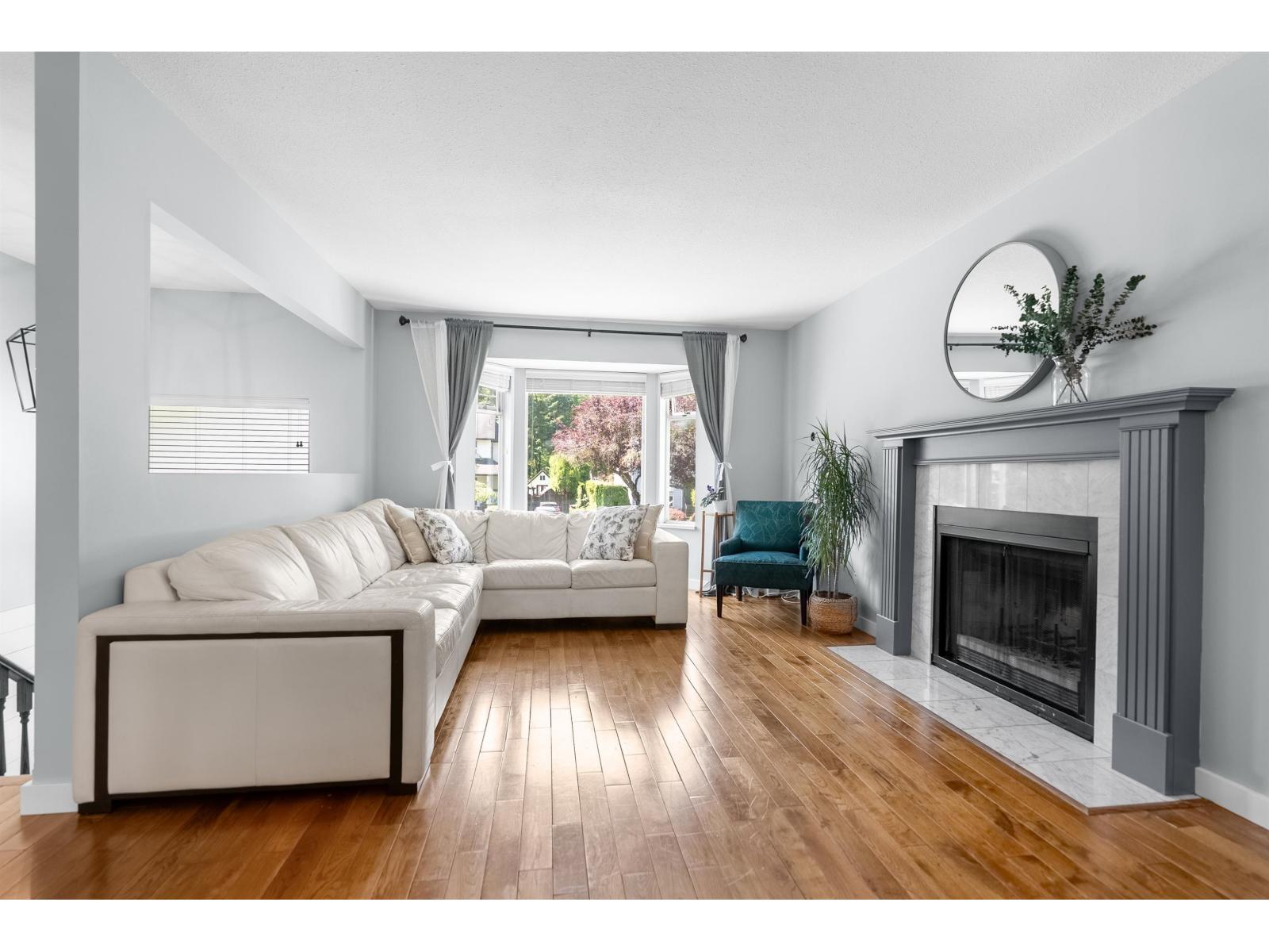 9242 209a Crescent, Langley, British Columbia  V1M 1T5 - Photo 3 - R3149737