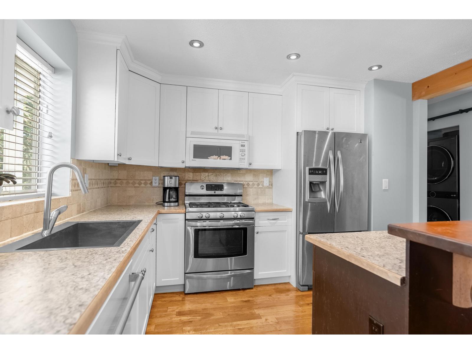 9242 209a Crescent, Langley, British Columbia  V1M 1T5 - Photo 8 - R3149737