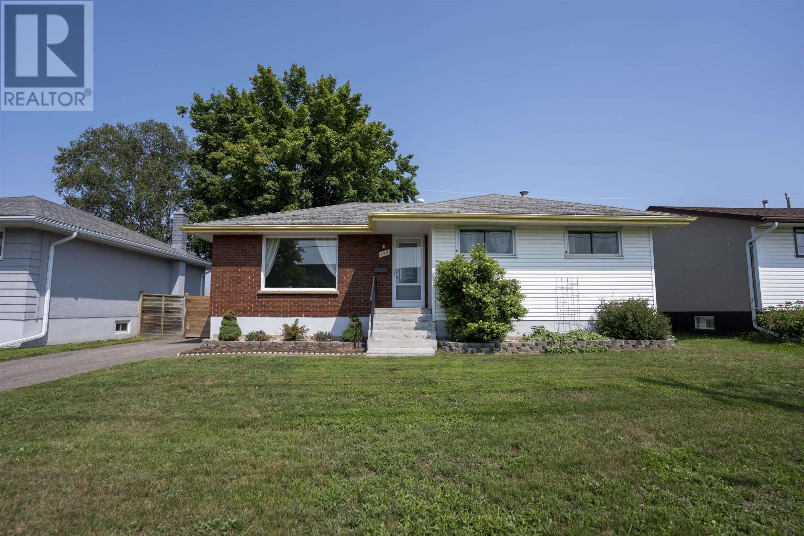 139 Churchill Dr W, Thunder Bay, Ontario  P7C 1V6 - Photo 1 - TB2602277