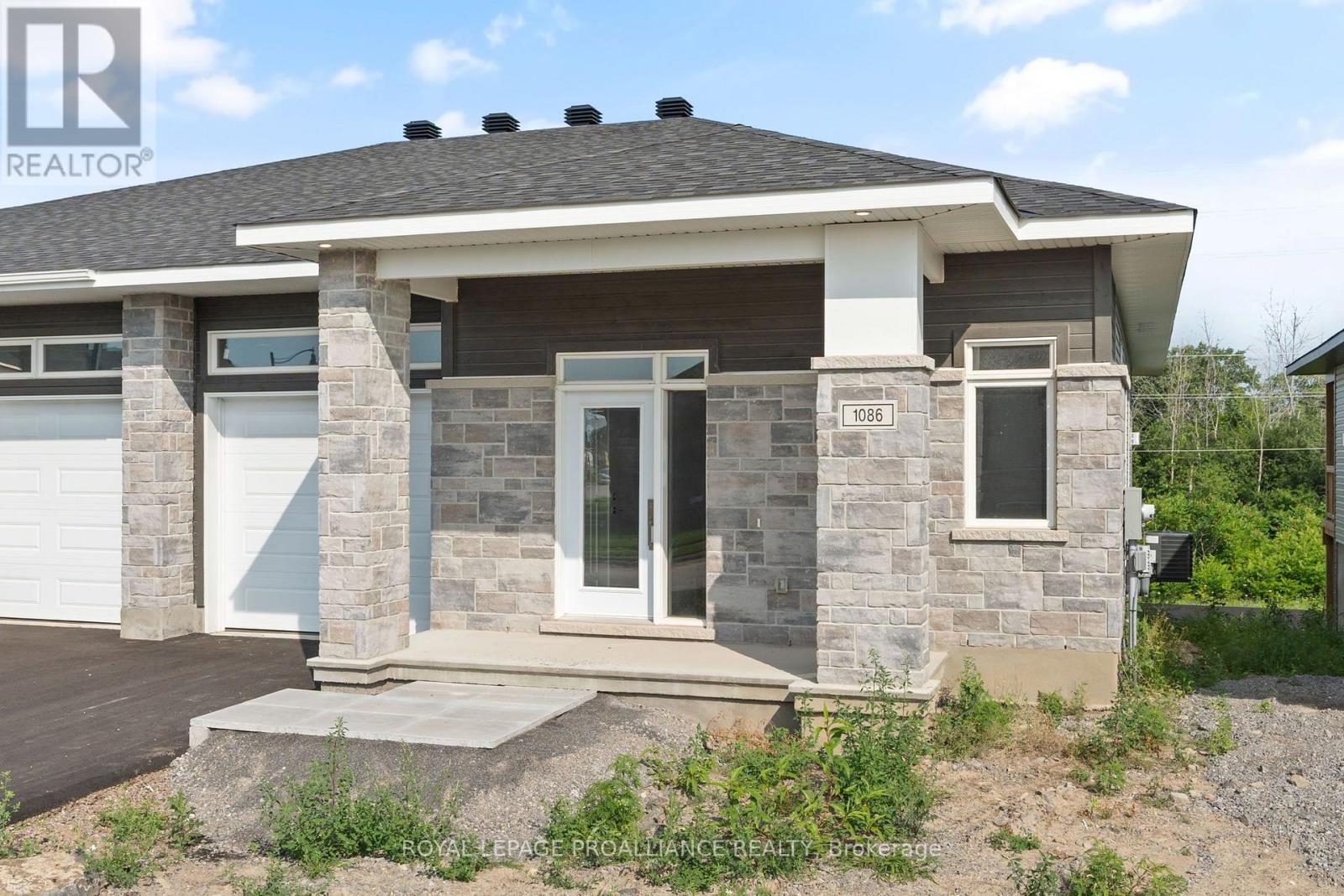 1086 MOORE STREET, Brockville, Ontario