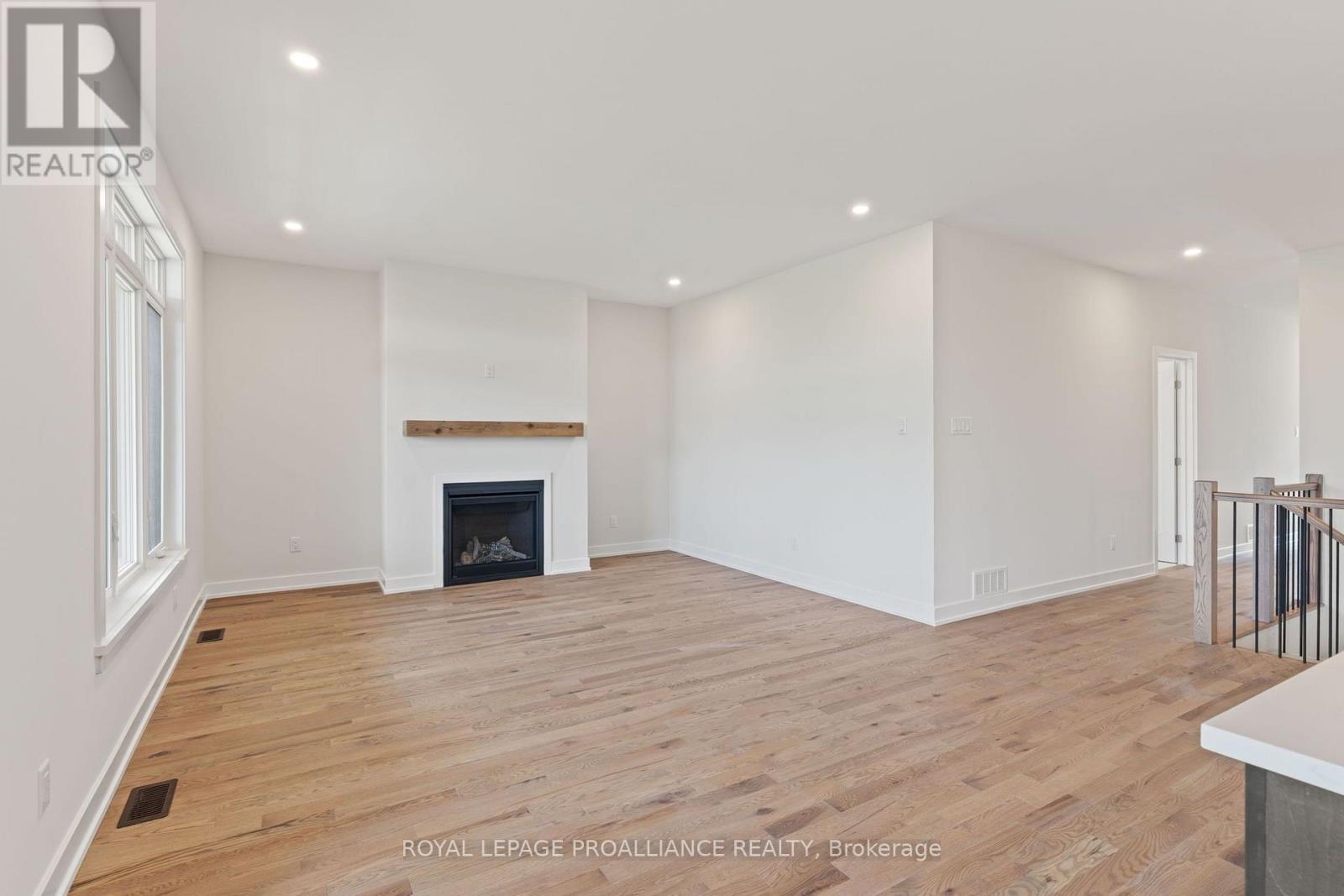 1086 Moore Street, Brockville, Ontario  K6V 0H2 - Photo 34 - X13656132