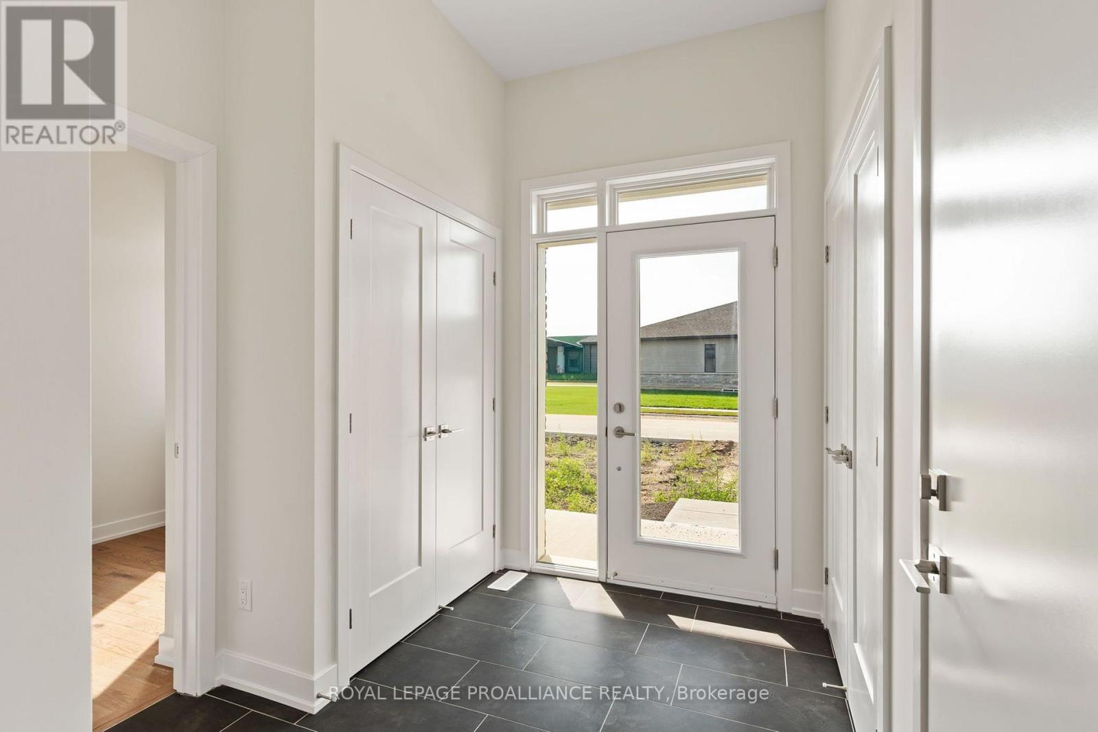 1086 Moore Street, Brockville, Ontario  K6V 0H2 - Photo 4 - X13656132