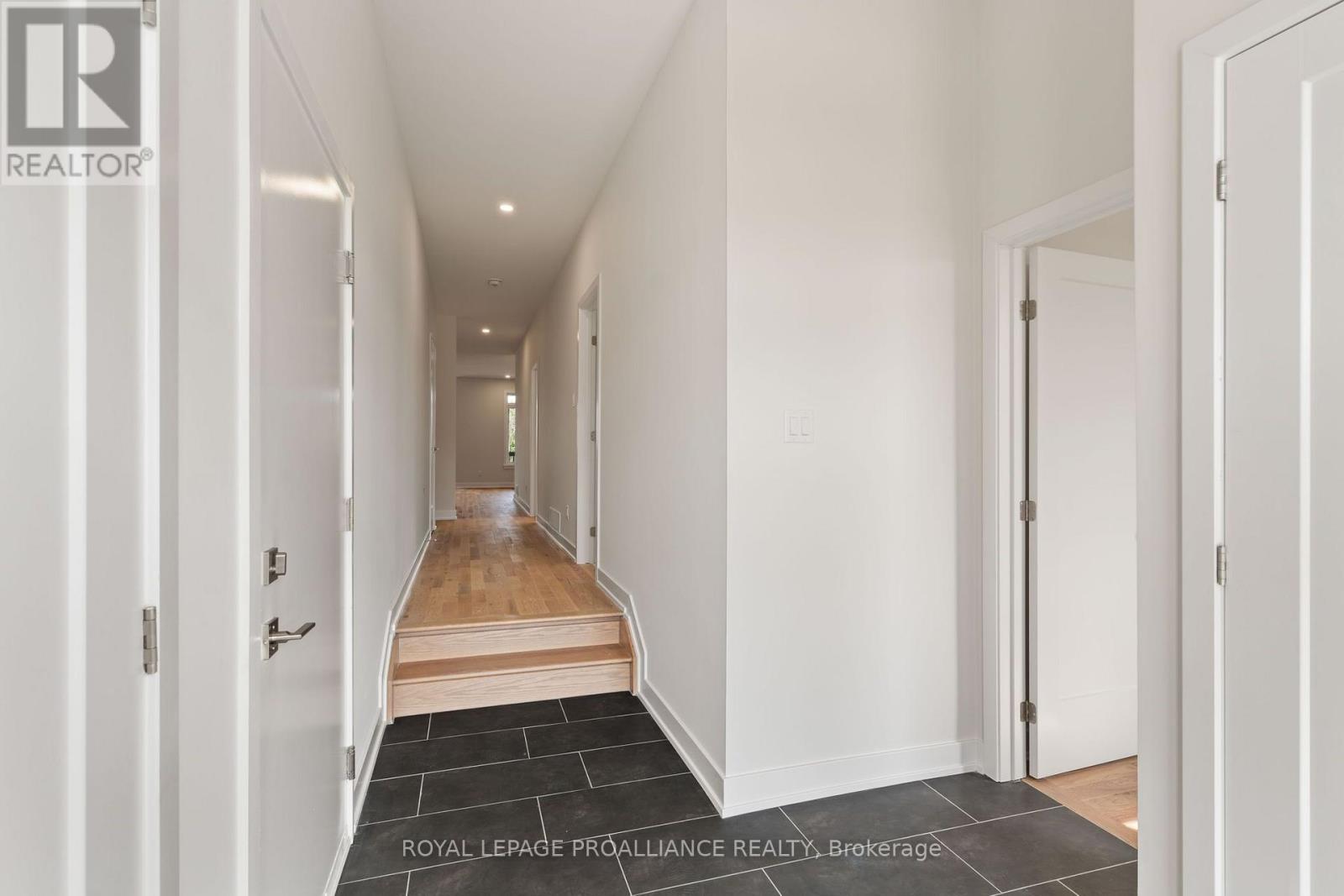 1086 Moore Street, Brockville, Ontario  K6V 0H2 - Photo 7 - X13656132