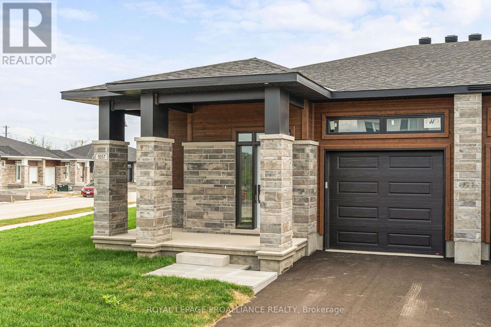 1057 Moore Street, Brockville, Ontario  K6V 0H1 - Photo 3 - X13656136
