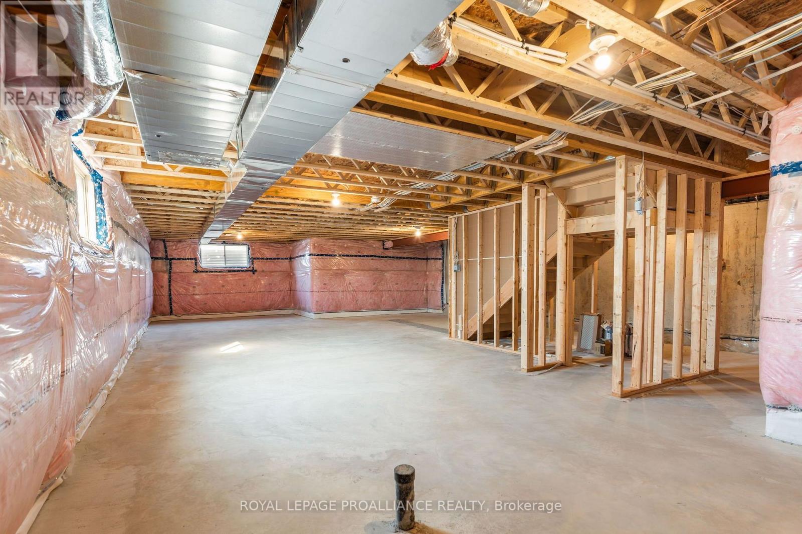 1057 Moore Street, Brockville, Ontario  K6V 0H1 - Photo 37 - X13656136
