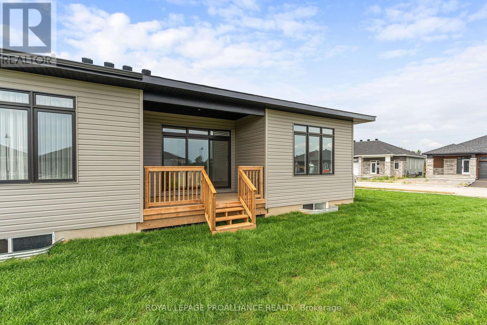 1057 Moore Street, Brockville, Ontario  K6V 0H1 - Photo 38 - X13656136