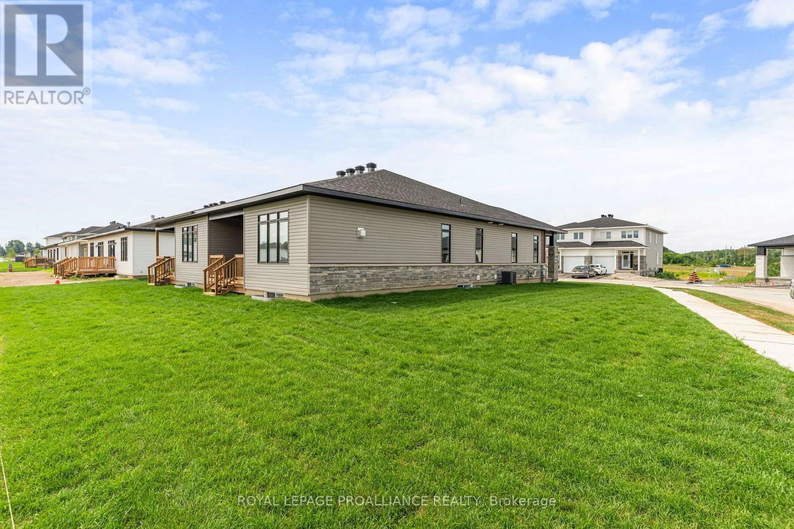 1057 Moore Street, Brockville, Ontario  K6V 0H1 - Photo 39 - X13656136