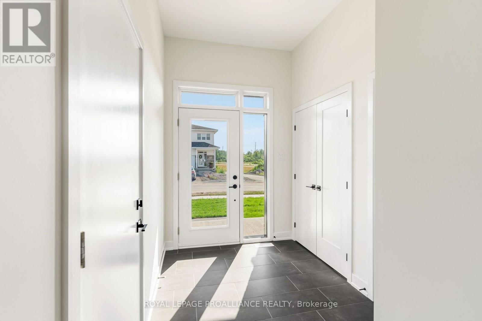 1057 Moore Street, Brockville, Ontario  K6V 0H1 - Photo 6 - X13656136