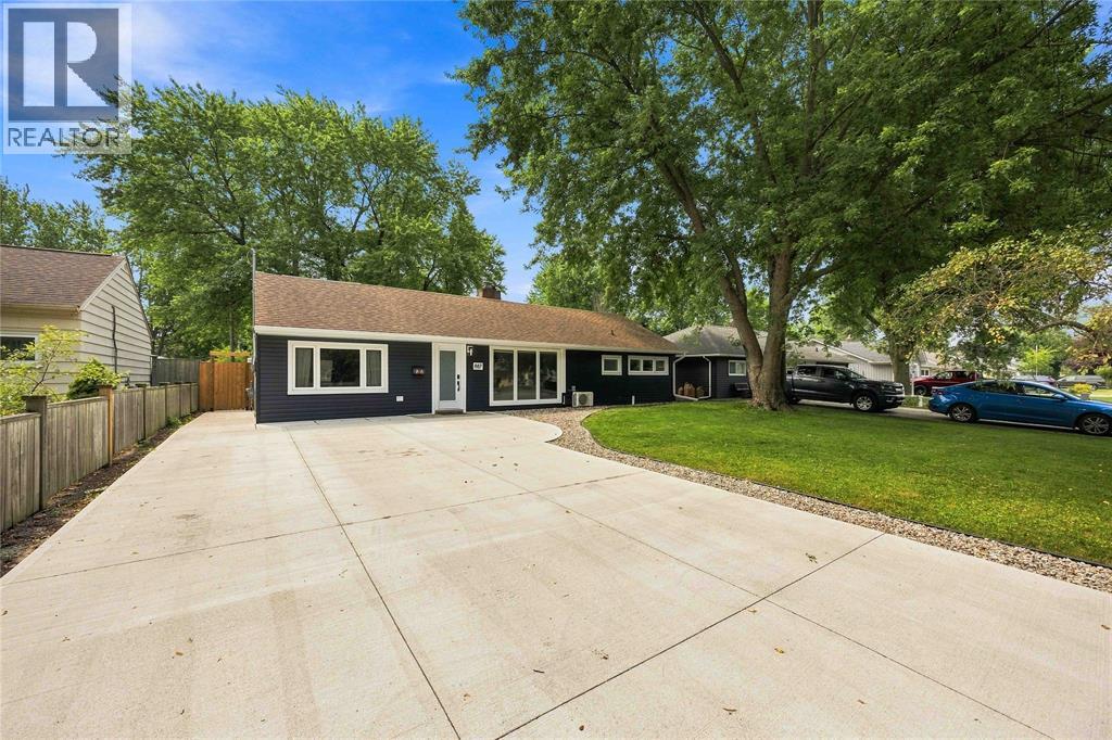 887 Mccaw Street, Sarnia, Ontario  N7V 2X4 - Photo 3 - 26019272