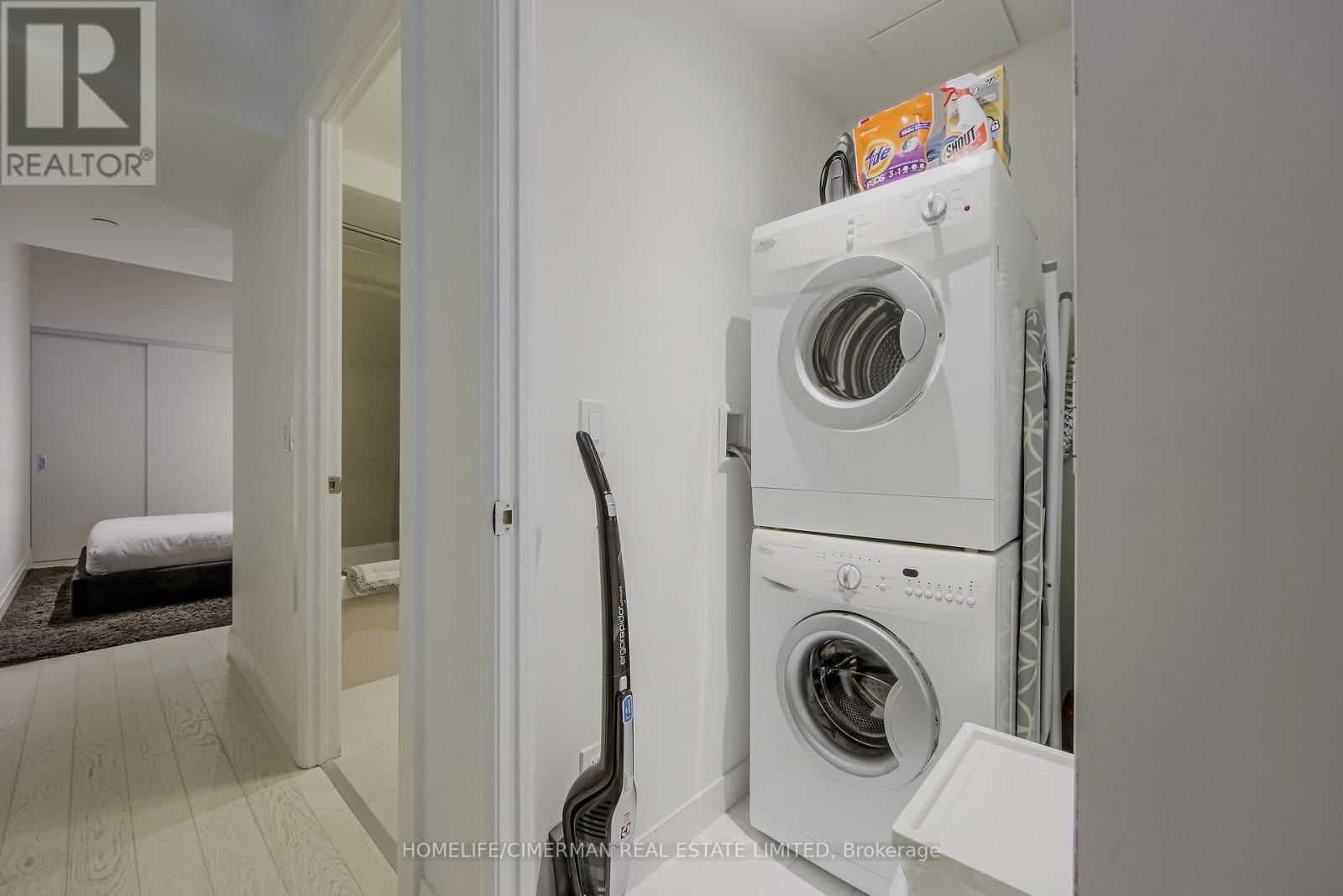 501 - 224 King Street W, Toronto, Ontario  M5V 1H8 - Photo 21 - C12839086
