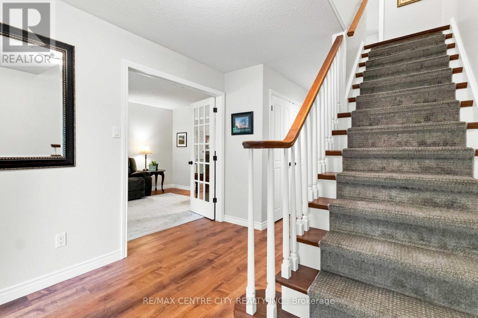194 Whisperwood Avenue, London South, Ontario  N6K 4C8 - Photo 5 - X13656140