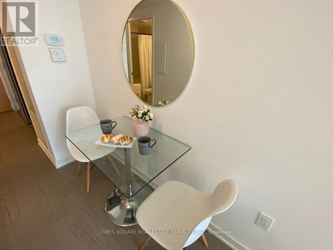 1010 - 11 Wellesley Street W, Toronto, Ontario  M4Y 1E8 - Photo 11 - C13522346