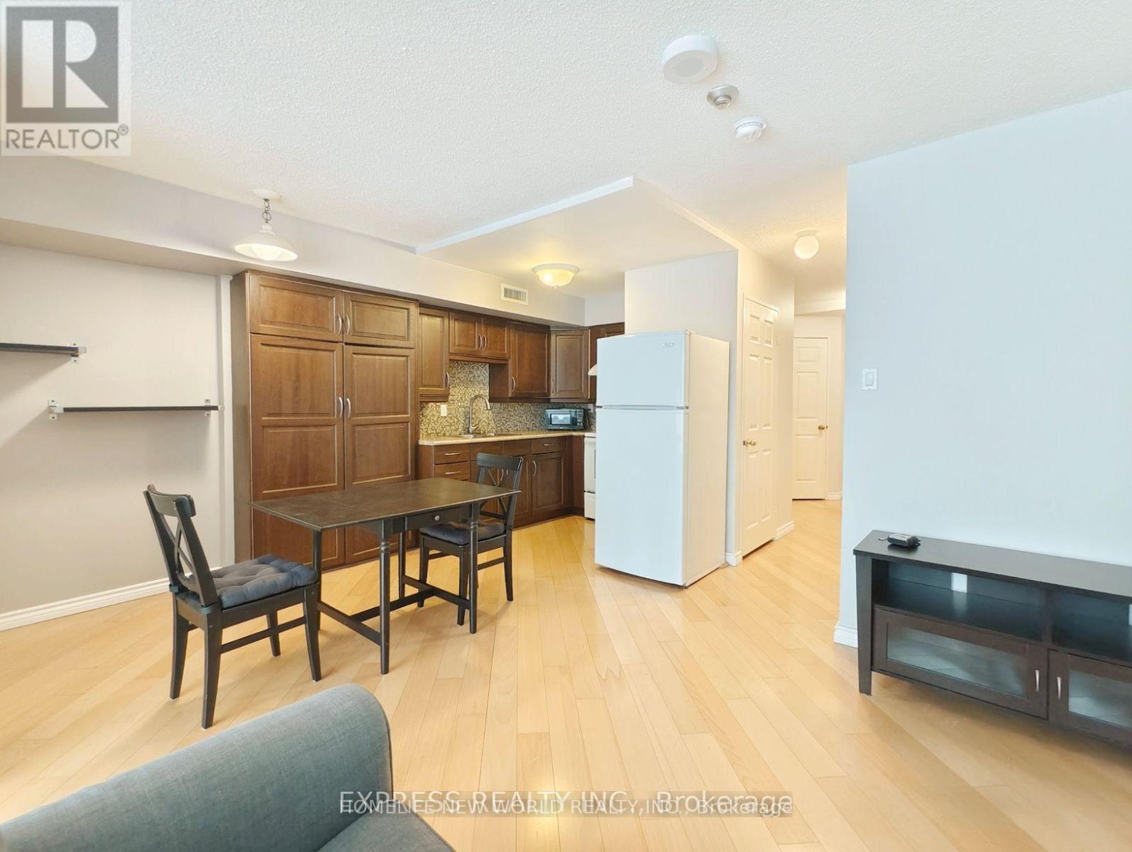 604 - 55 Centre Avenue, Toronto, Ontario M5G 2H5 - Photo 2 - C13656098
