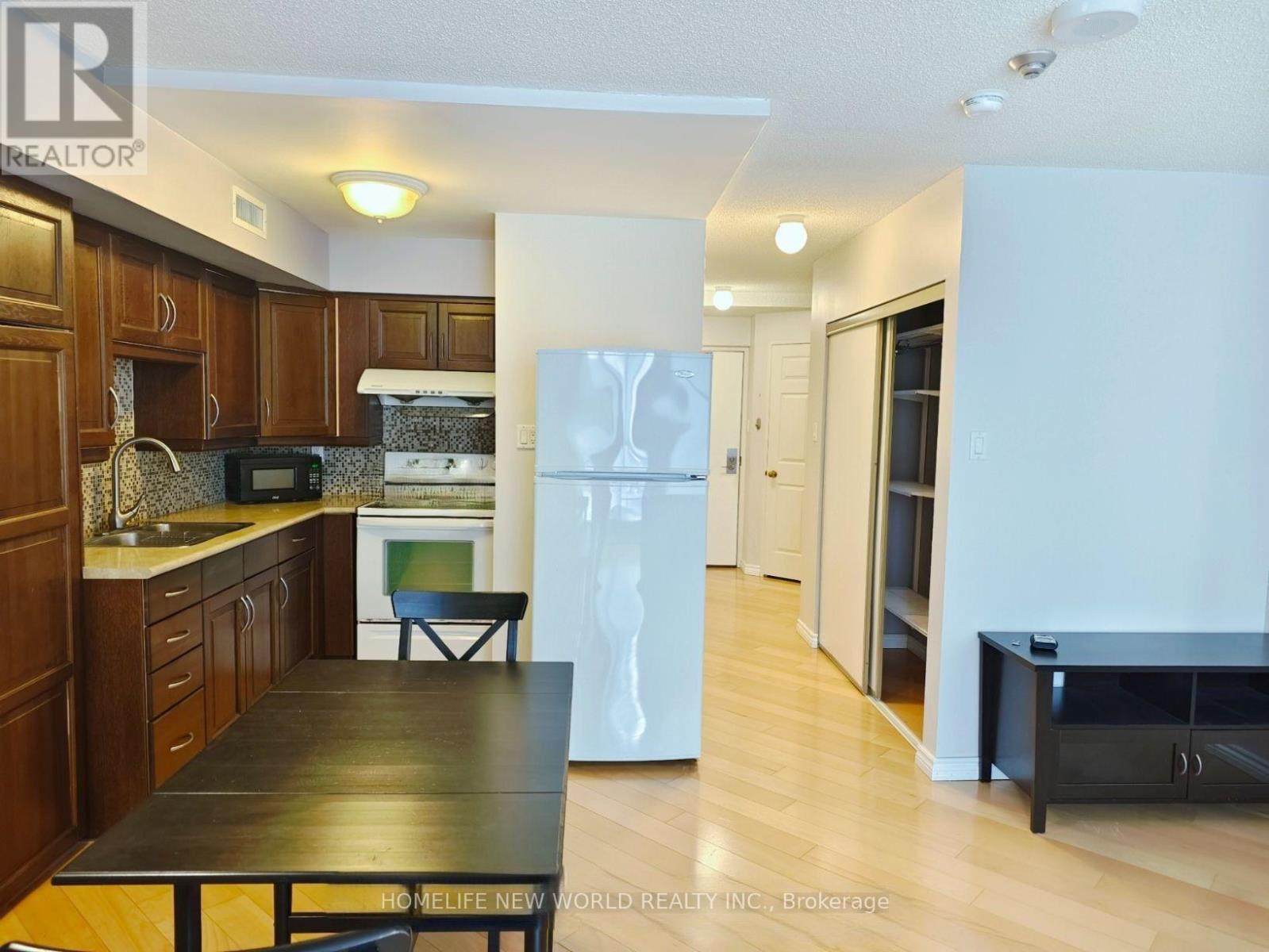 604 - 55 Centre Avenue, Toronto, Ontario M5G 2H5 - Photo 3 - C13656098