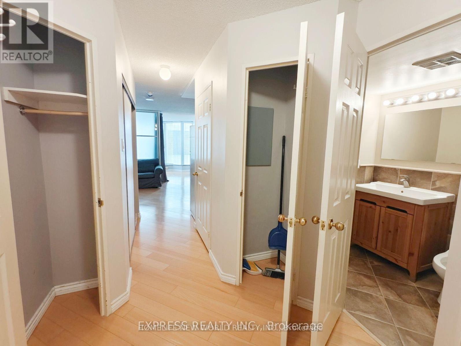 604 - 55 Centre Avenue, Toronto, Ontario M5G 2H5 - Photo 5 - C13656098