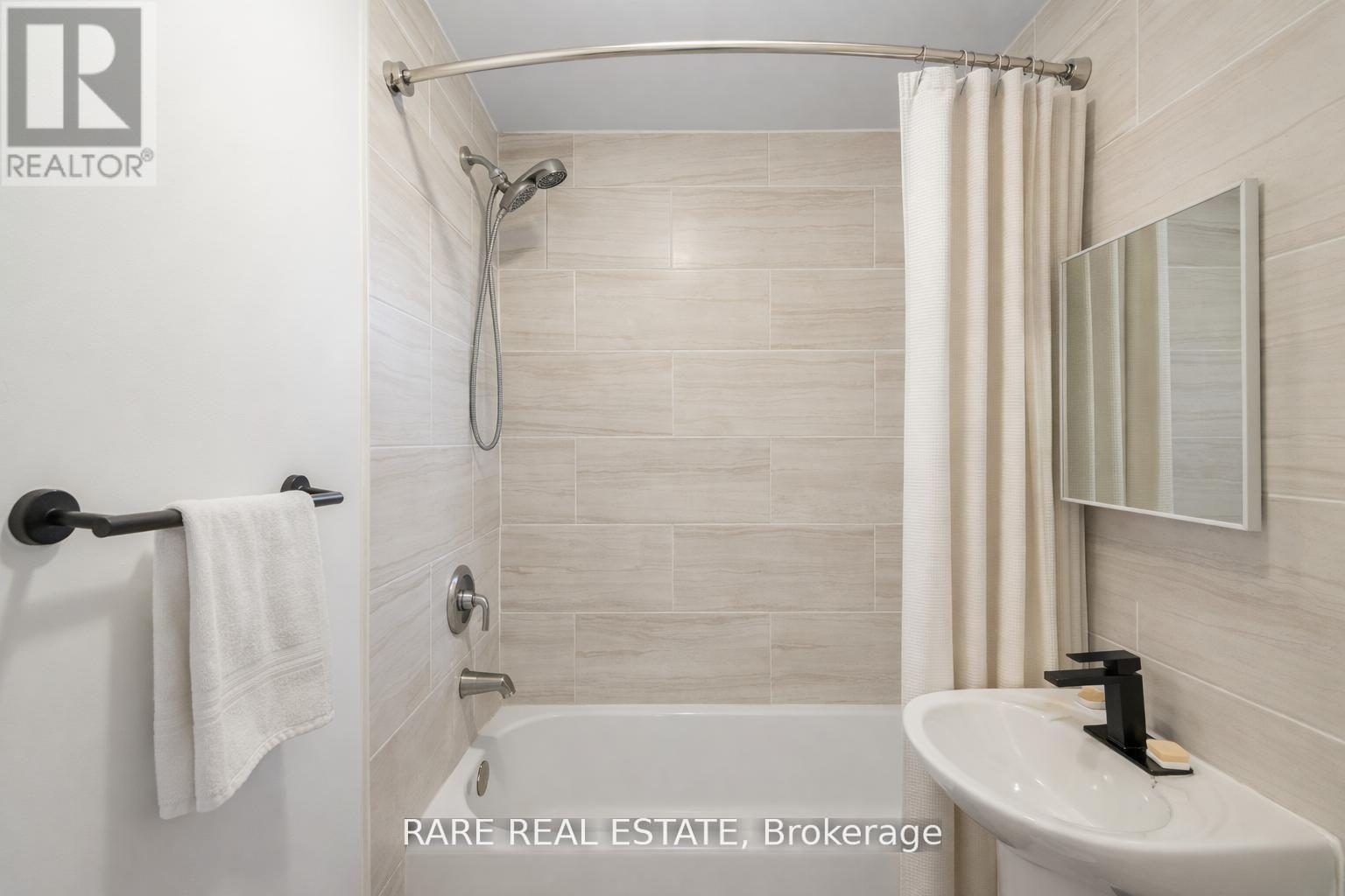 1 - 352 Hopewell Avenue, Toronto, Ontario  M6E 2S2 - Photo 6 - W13656110