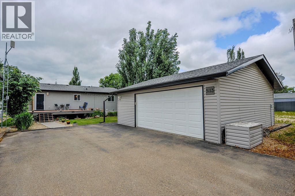 5113 52 Street, Daysland, Alberta  T0B 1A0 - Photo 2 - A2336080