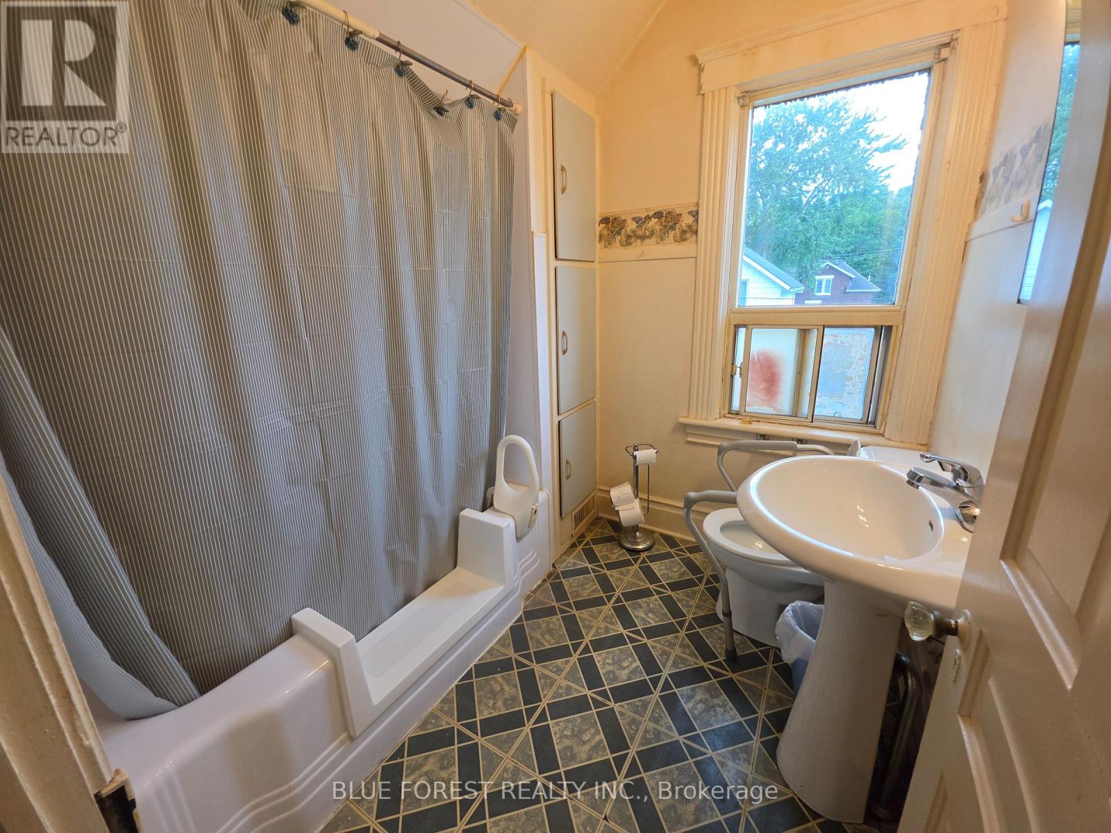 248 Ridout Street, West Elgin, Ontario  N0L 2C0 - Photo 25 - X13656182