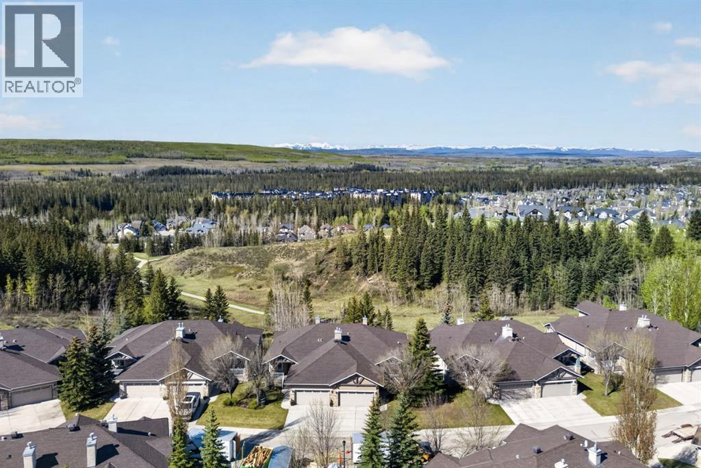 14 Discovery Woods Villas SW, Calgary, Alberta  T2H 5A6 - Photo 5 - A2313697