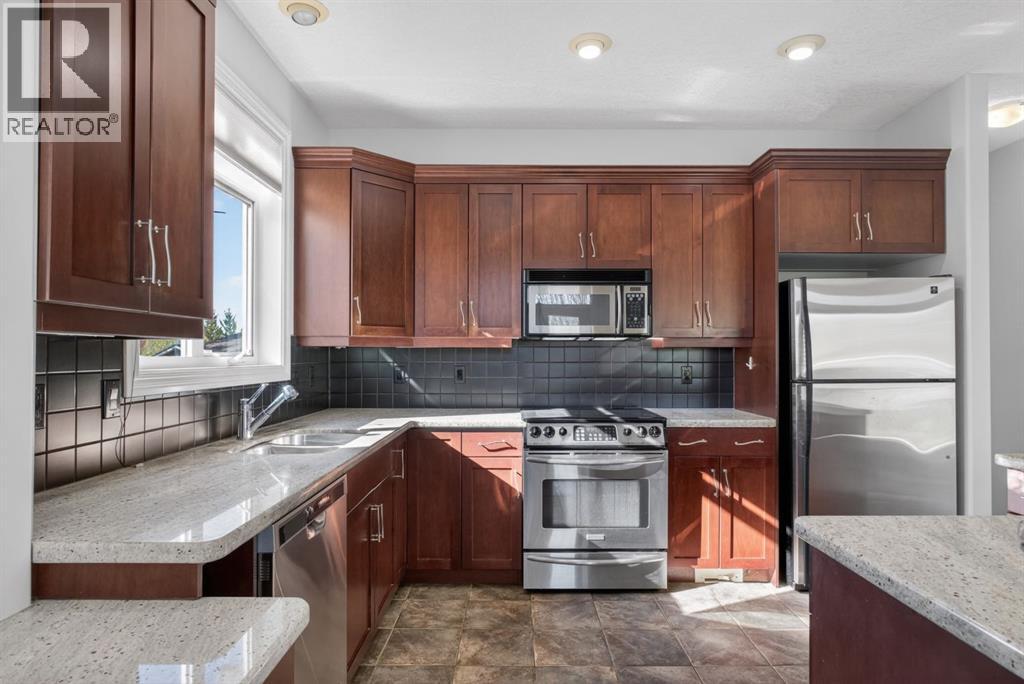 14 Discovery Woods Villas SW, Calgary, Alberta  T2H 5A6 - Photo 8 - A2313697