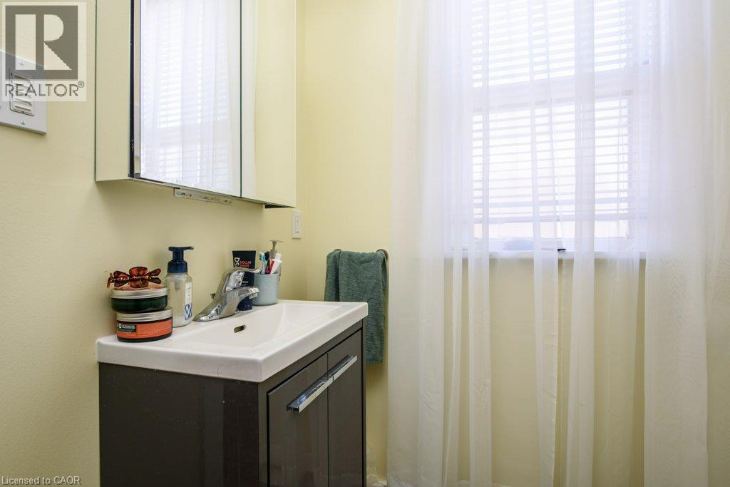 10 Shanley Street Unit# C, Kitchener, Ontario  N2H 5N8 - Photo 8 - 40851247