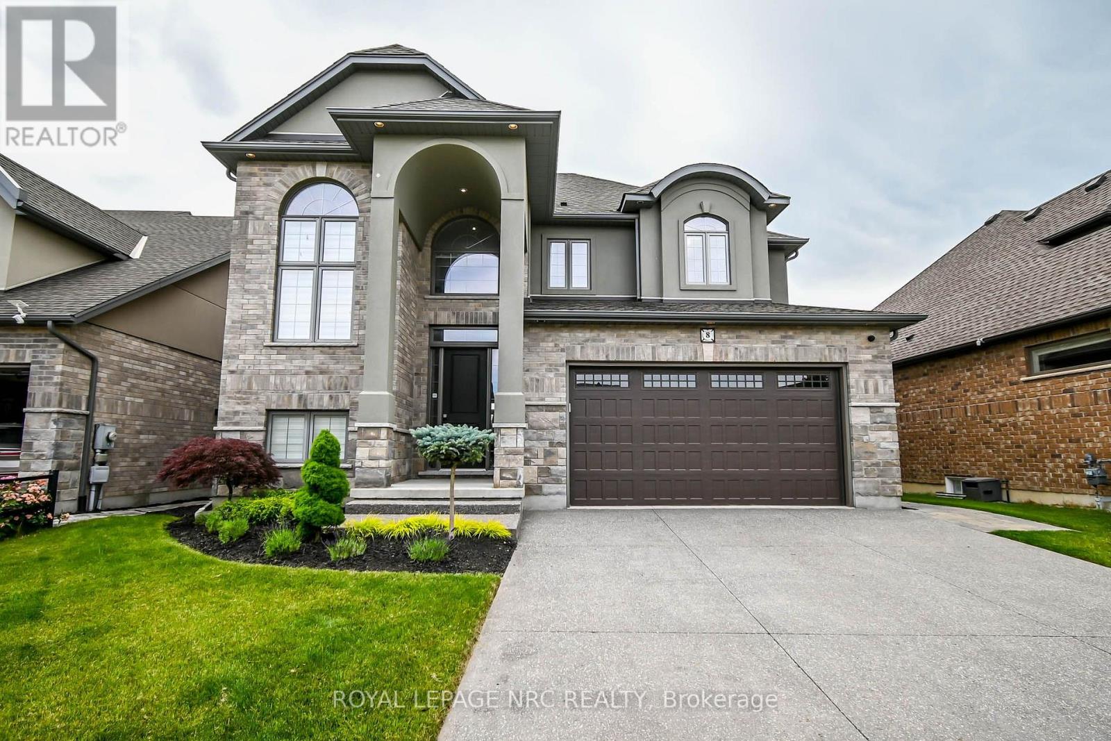 8 Tuscany Court, St. Catharines, Ontario  L2S 0E2 - Photo 2 - X13656174