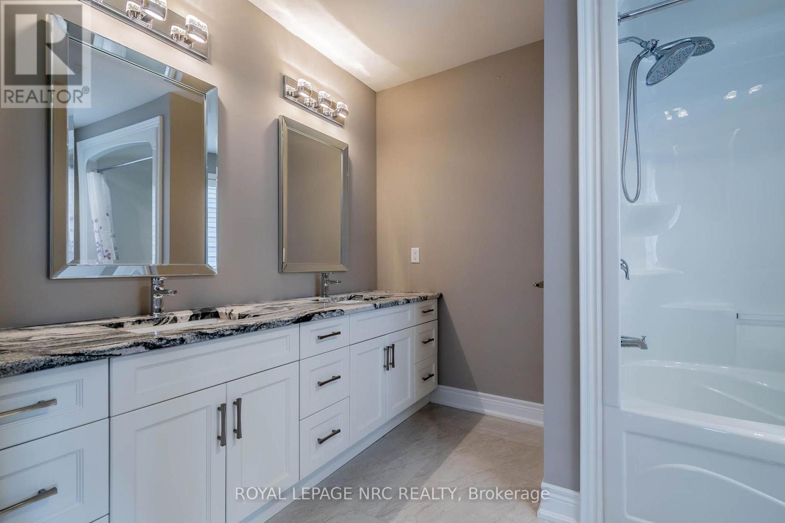 8 Tuscany Court, St. Catharines, Ontario  L2S 0E2 - Photo 27 - X13656174