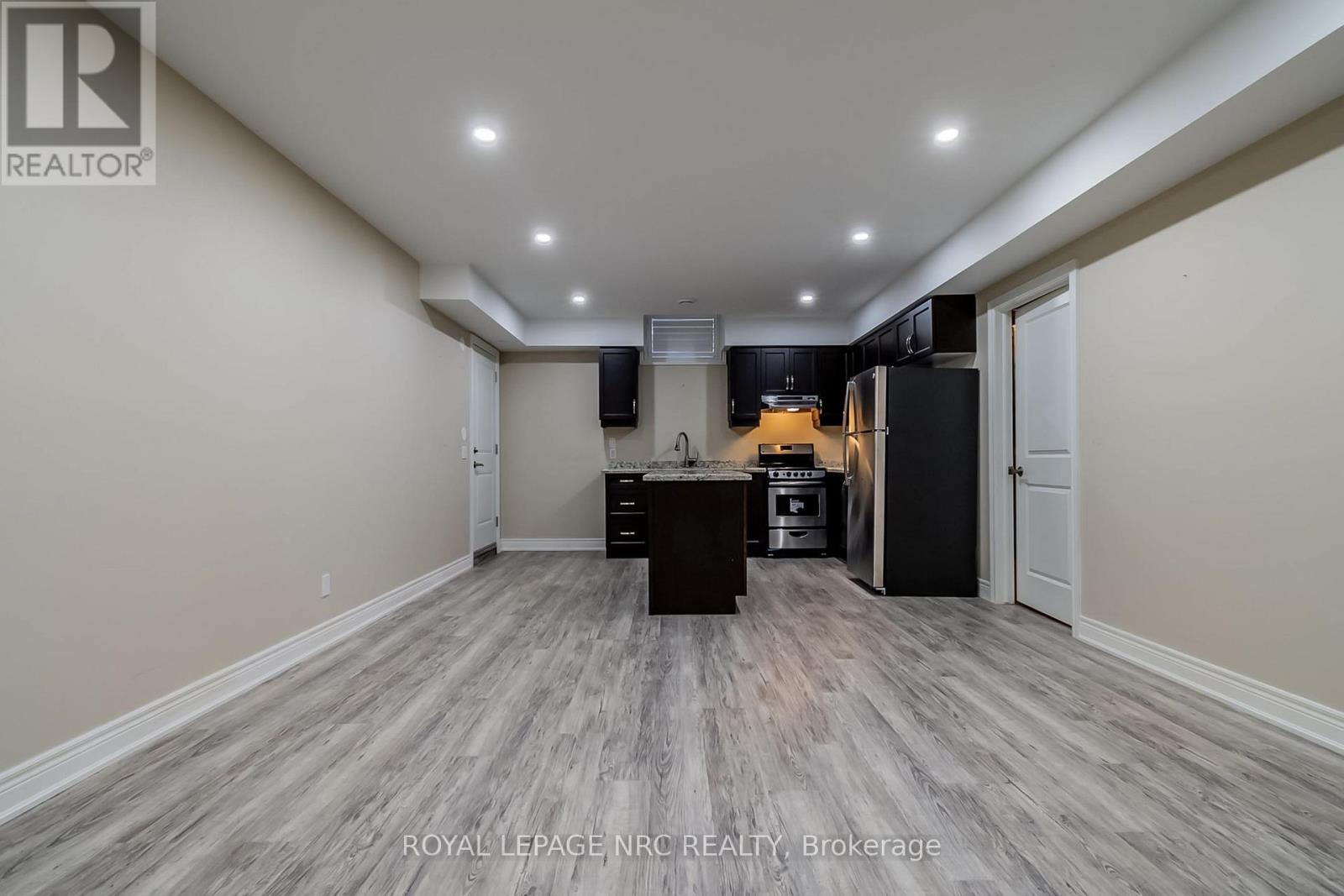 8 Tuscany Court, St. Catharines, Ontario  L2S 0E2 - Photo 32 - X13656174
