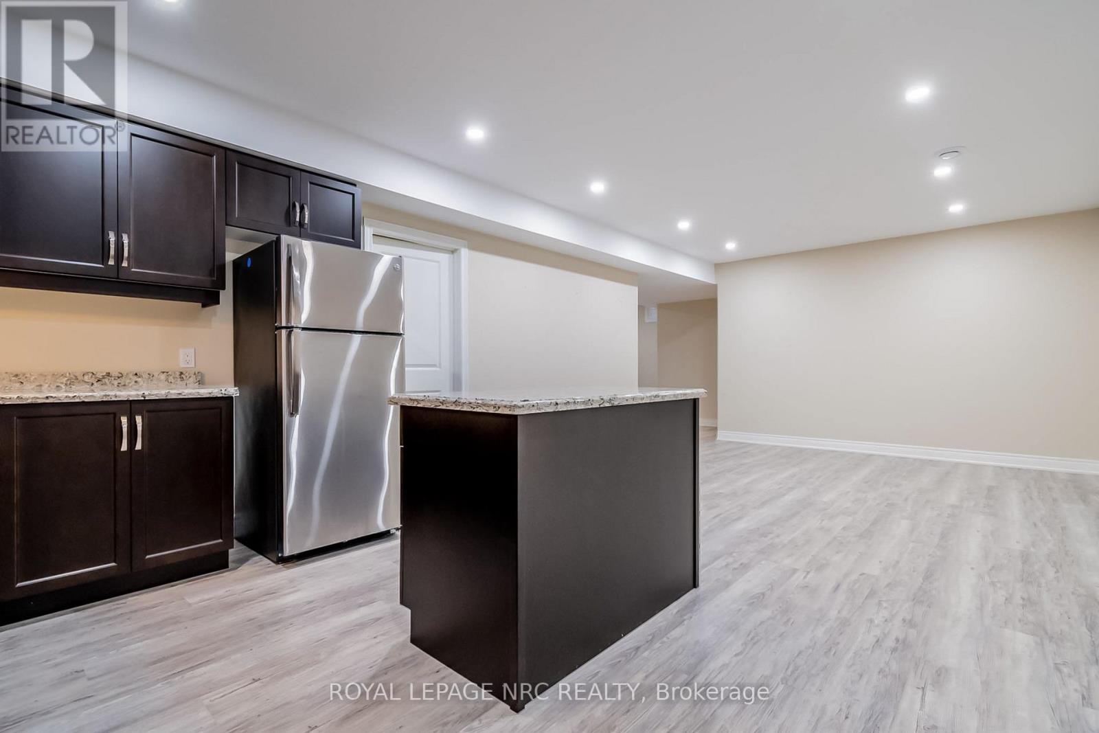 8 Tuscany Court, St. Catharines, Ontario  L2S 0E2 - Photo 34 - X13656174