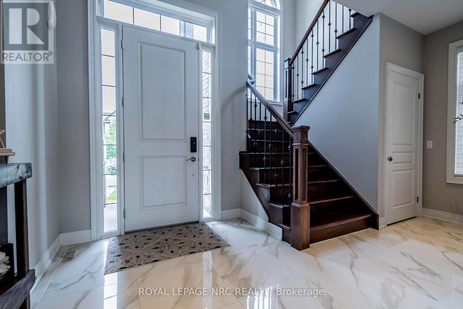8 Tuscany Court, St. Catharines, Ontario  L2S 0E2 - Photo 4 - X13656174