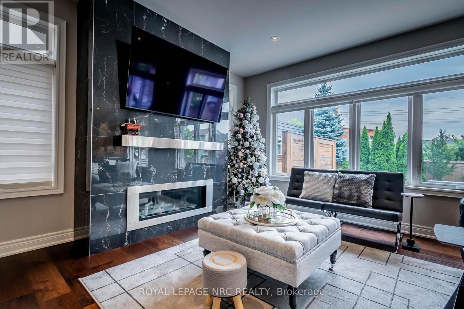 8 Tuscany Court, St. Catharines, Ontario  L2S 0E2 - Photo 9 - X13656174