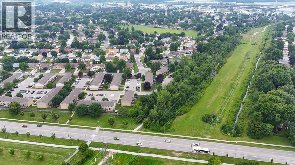 27 York Crescent Unit# 17, Sarnia, Ontario  N7S 6H9 - Photo 32 - 26019293