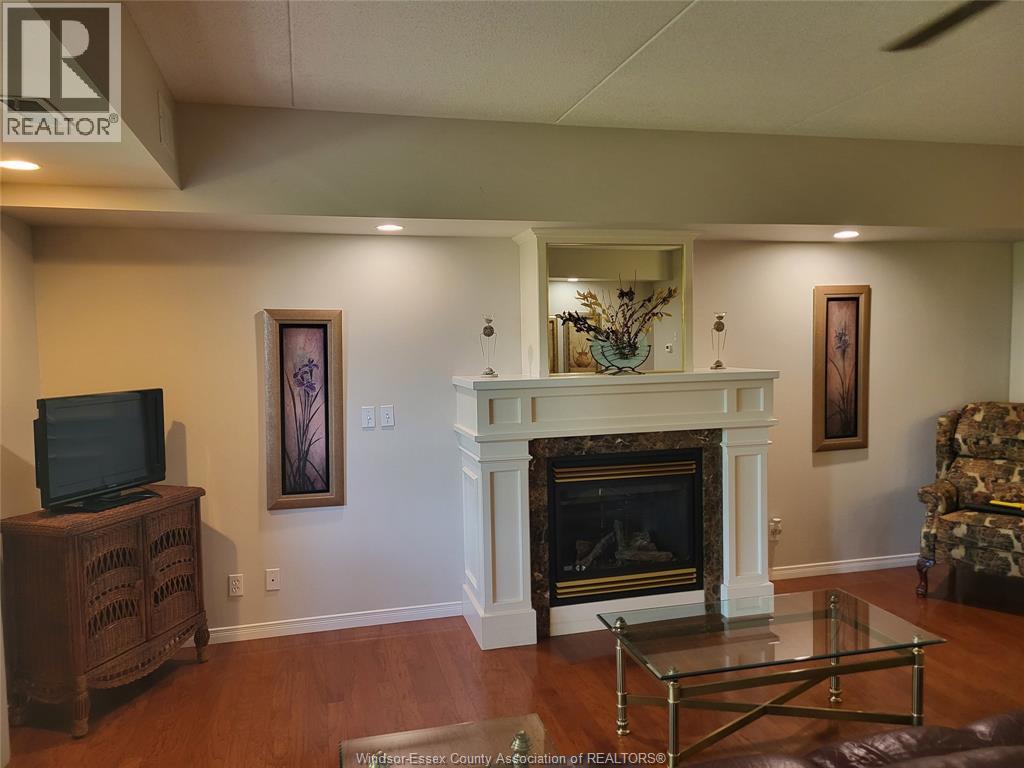 315 Village Grove Unit# 506, Tecumseh, Ontario  N8N 5G4 - Photo 4 - 26013052