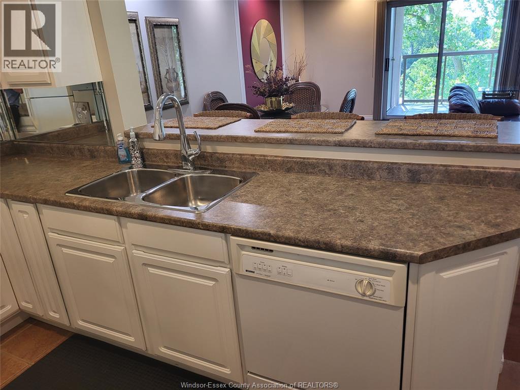 315 Village Grove Unit# 506, Tecumseh, Ontario  N8N 5G4 - Photo 10 - 26013052