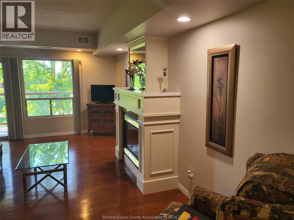 315 Village Grove Unit# 506, Tecumseh, Ontario  N8N 5G4 - Photo 3 - 26013052